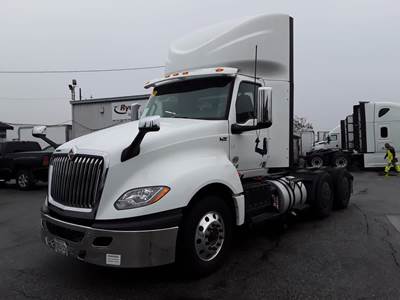 International LT625 Day Cab Truck - 400HP, 10 Speed Automatic