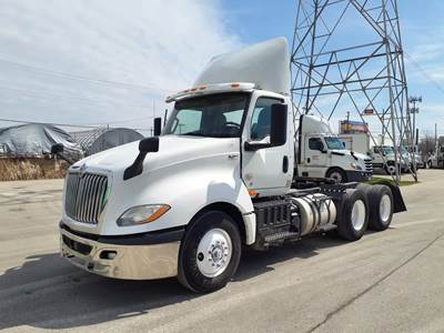 International LT625 Day Cab Truck - 400HP, 10 Speed Automatic