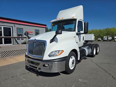 International LT625 Day Cab Truck - 400HP, 10 Speed Automatic