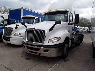 International LT625 Day Cab Truck - 400HP, 10 Speed Automatic