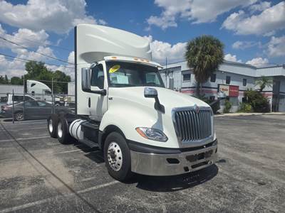 International LT625 Day Cab Truck - 400HP, 10 Speed Manual