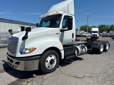 International LT625 Day Cab Truck - 400HP, 10 Speed Automatic