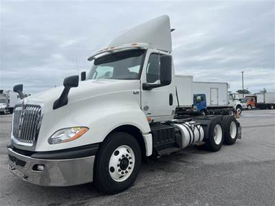 International LT625 Day Cab Truck - 430HP, 10 Speed Automatic