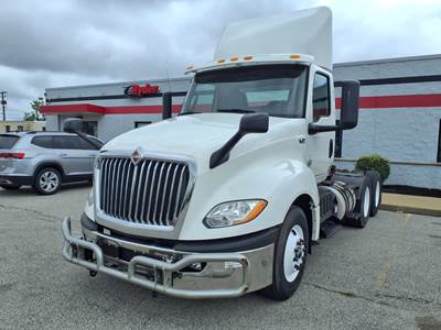 International LT625 Day Cab Truck - 400HP, 10 Speed Automatic