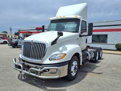 International LT625 Day Cab Truck - 430HP, 10 Speed Automatic