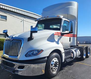 International LT625 Day Cab Truck - 400HP, 10 Speed Automatic