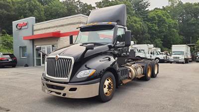 International LT625 Day Cab Truck - 400HP, 10 Speed Manual
