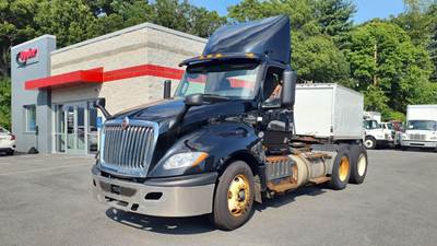 International LT625 Day Cab Truck - 400HP, 10 Speed Automatic