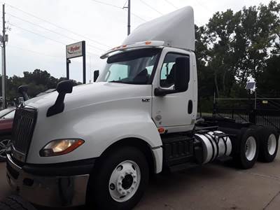 International LT625 Day Cab Truck - 400HP, 10 Speed Automatic