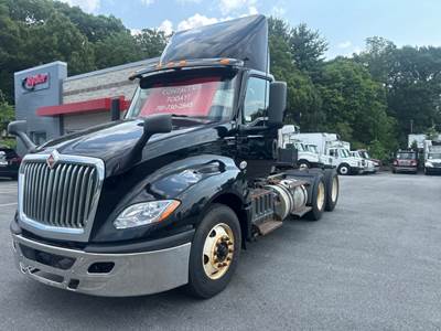International LT625 Day Cab Truck - 400HP, 10 Speed Automatic