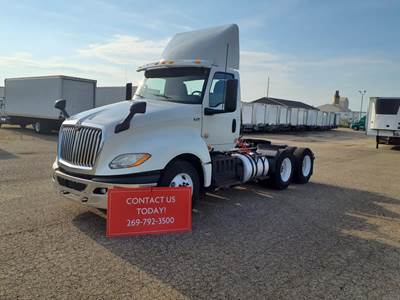 International LT625 Day Cab Truck - 400HP, 10 Speed Automatic