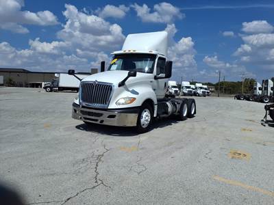 International LT625 Day Cab Truck - 430HP, 10 Speed Automatic