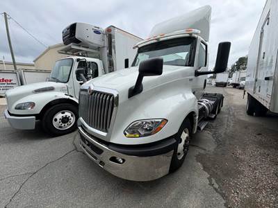 International LT625 Day Cab Truck - 400HP, 10 Speed Automatic