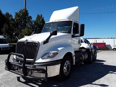 International LT625 Day Cab Truck - 400HP, 10 Speed Automatic
