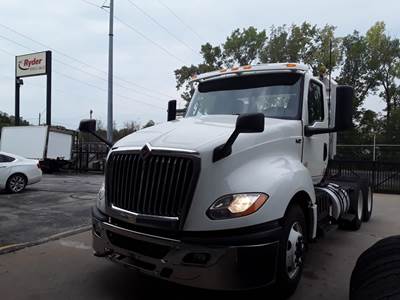 International LT625 Day Cab Truck - 400HP, 10 Speed Automatic
