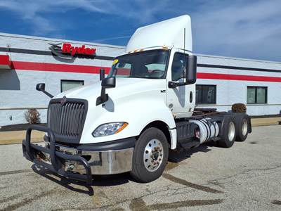 International LT625 Day Cab Truck - 400HP, 10 Speed Automatic
