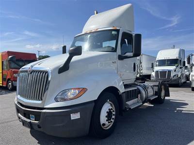 International LT625 DAYCAB S/A Single Axle Day Cab Truck - 400HP, 10 Speed Manual