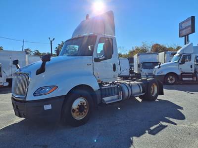 International LT625 DAYCAB S/A Single Axle Day Cab Truck - 400HP, 10 Speed Manual