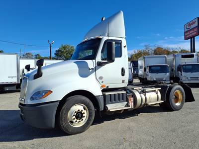 International LT625 DAYCAB S/A Single Axle Day Cab Truck - 400HP, 10 Speed Manual