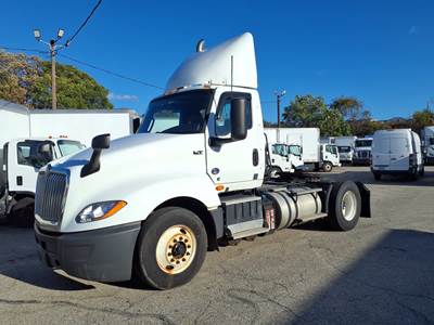 International LT625 DAYCAB S/A Single Axle Day Cab Truck - 400HP, 10 Speed Manual