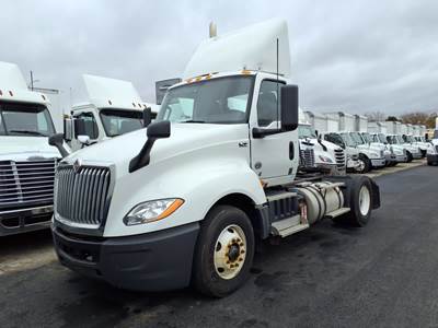 International LT625 DAYCAB S/A Single Axle Day Cab Truck - 400HP, 10 Speed Manual