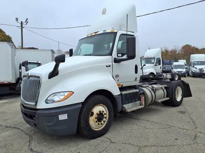 International LT625 DAYCAB S/A Single Axle Day Cab Truck - 400HP, 10 Speed Manual