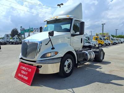 International RH613 Single Axle Day Cab Truck - 410HP, 10 Speed Automatic