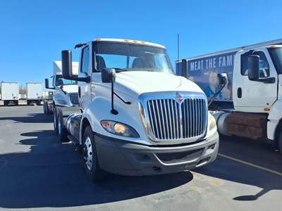 International RH613 Day Cab Truck - 450HP, 10 Speed Automatic