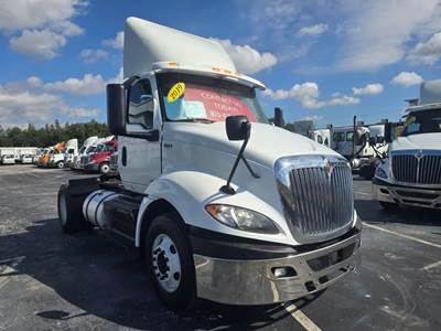 International RH613 Single Axle Day Cab Truck - 410HP, 10 Speed Automatic