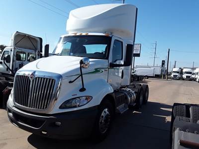International RH613 Day Cab Truck - 450HP, 10 Speed Automatic
