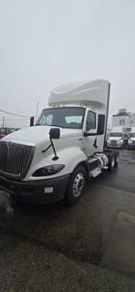 International RH613 Day Cab Truck - 450HP, 10 Speed Automatic
