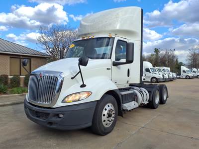 International RH613 Day Cab Truck - 450HP, 10 Speed Automatic