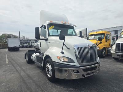 International RH613 Single Axle Day Cab Truck - 410HP, 10 Speed Automatic