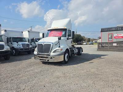 International RH613 Single Axle Day Cab Truck - 410HP, 10 Speed Automatic
