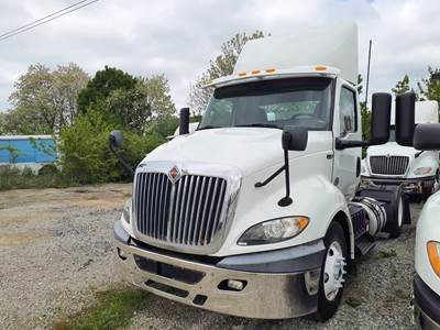 International RH613 Single Axle Day Cab Truck - 410HP, 10 Speed Automatic