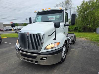 International RH613 Single Axle Day Cab Truck - 410HP, 10 Speed Automatic