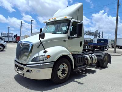 International RH613 Single Axle Day Cab Truck - 410HP, 10 Speed Automatic