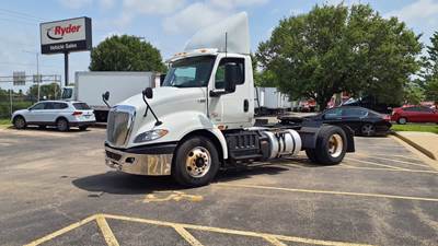 International RH613 Single Axle Day Cab Truck - 410HP, 10 Speed Automatic