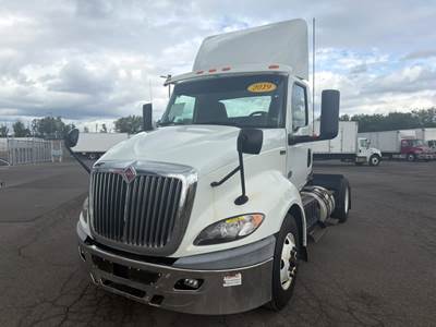 International RH613 Single Axle Day Cab Truck - 410HP, 10 Speed Automatic