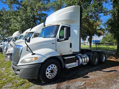 International RH613 Day Cab Truck - 450HP, 10 Speed Automatic