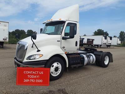 International RH613 Single Axle Day Cab Truck - 410HP, 10 Speed Automatic