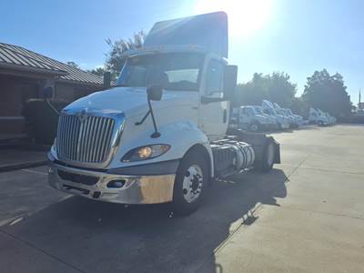 International RH613 Single Axle Day Cab Truck - 410HP, 10 Speed Automatic
