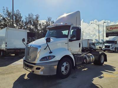 International RH613 Single Axle Day Cab Truck - 410HP, 16 Speed Automatic