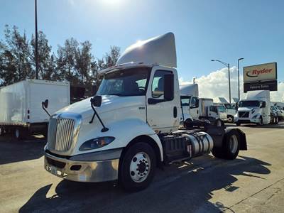 International RH613 Single Axle Day Cab Truck - 410HP, 16 Speed Automatic