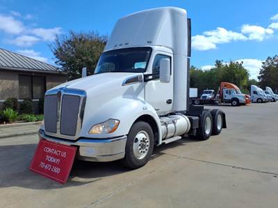Kenworth T600A Day Cab Truck - 405HP, 10 Speed Manual