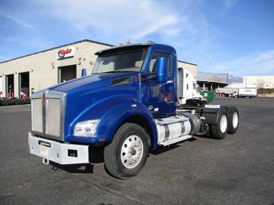 Kenworth T880 Day Cab Truck - 450HP, 10 Speed Manual