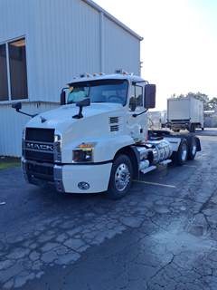 Mack Anthem 64T Day Cab Truck - 445HP, 12 Speed Automatic