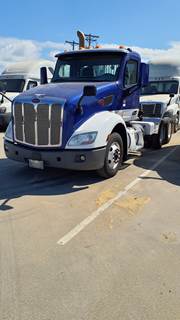 Peterbilt 579 Day Cab Truck - 450HP, 10 Speed Manual
