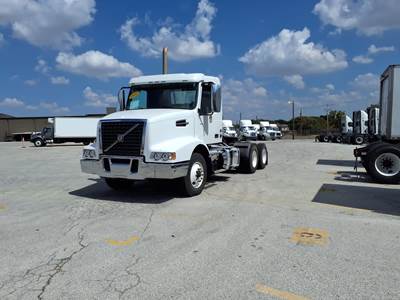 Volvo VHD64BT300 Day Cab Truck - 405HP, 12 Speed Automatic