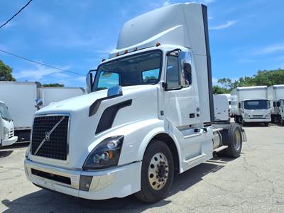 Volvo VNL42T300 Single Axle Day Cab Truck - 405HP, 12 Speed Automatic